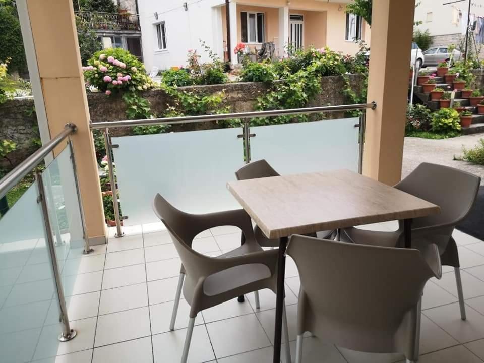 Apartmani Becici Habitación foto